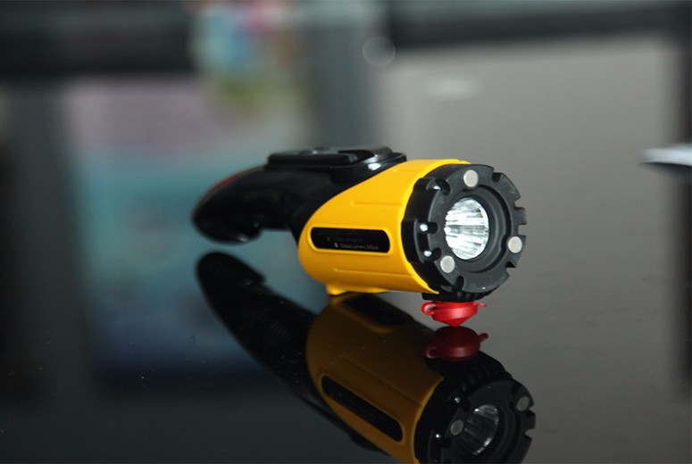 車(chē)載急救手電筒